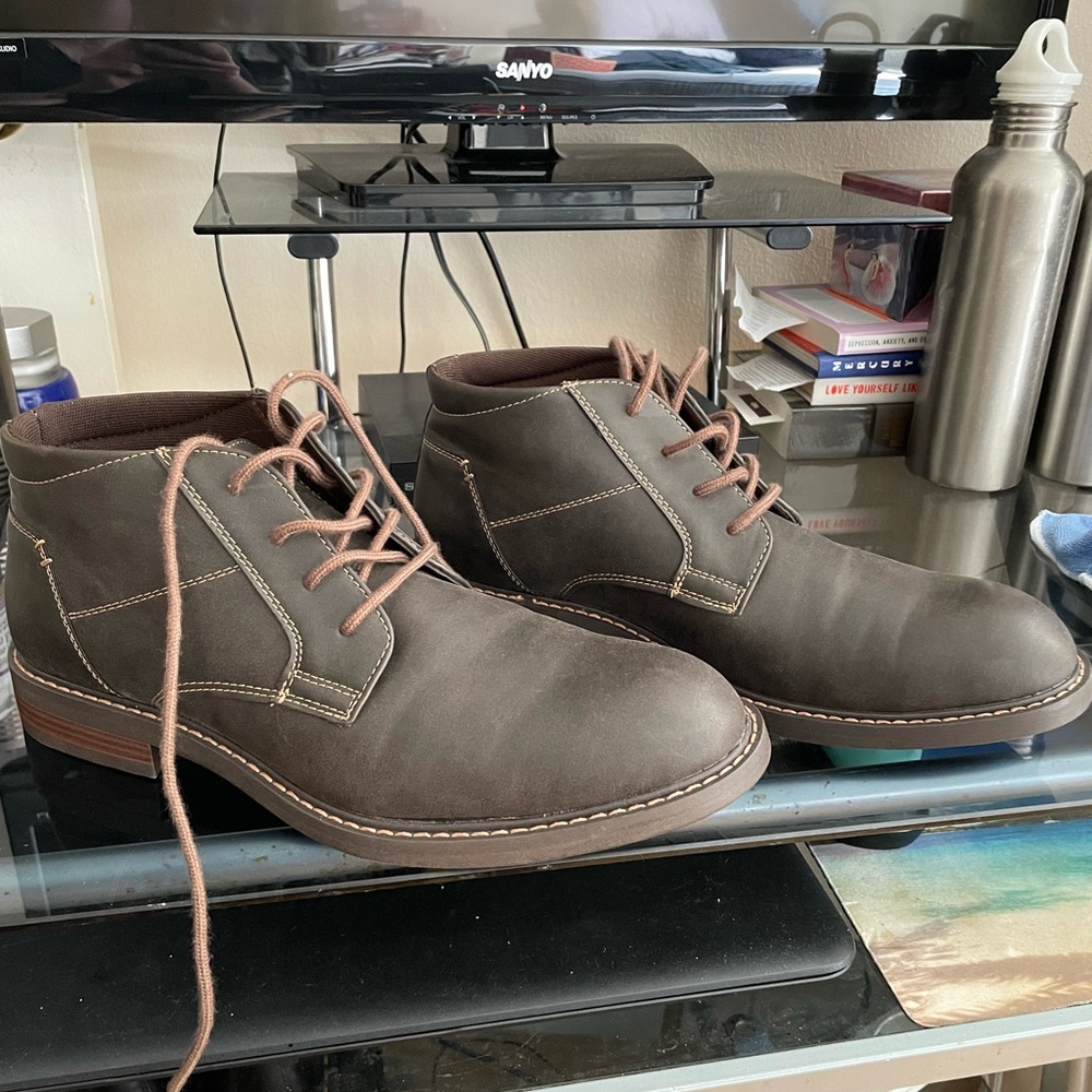 Never worn- mens 10